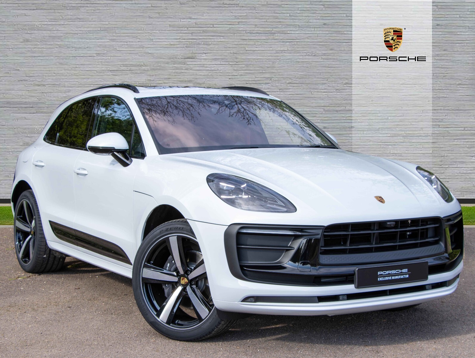 Main listing image - Porsche Macan