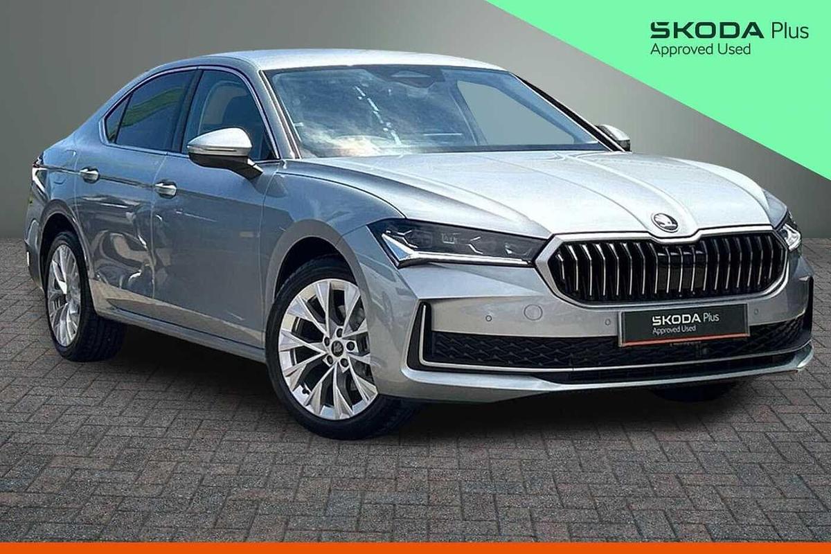 Main listing image - Skoda Superb