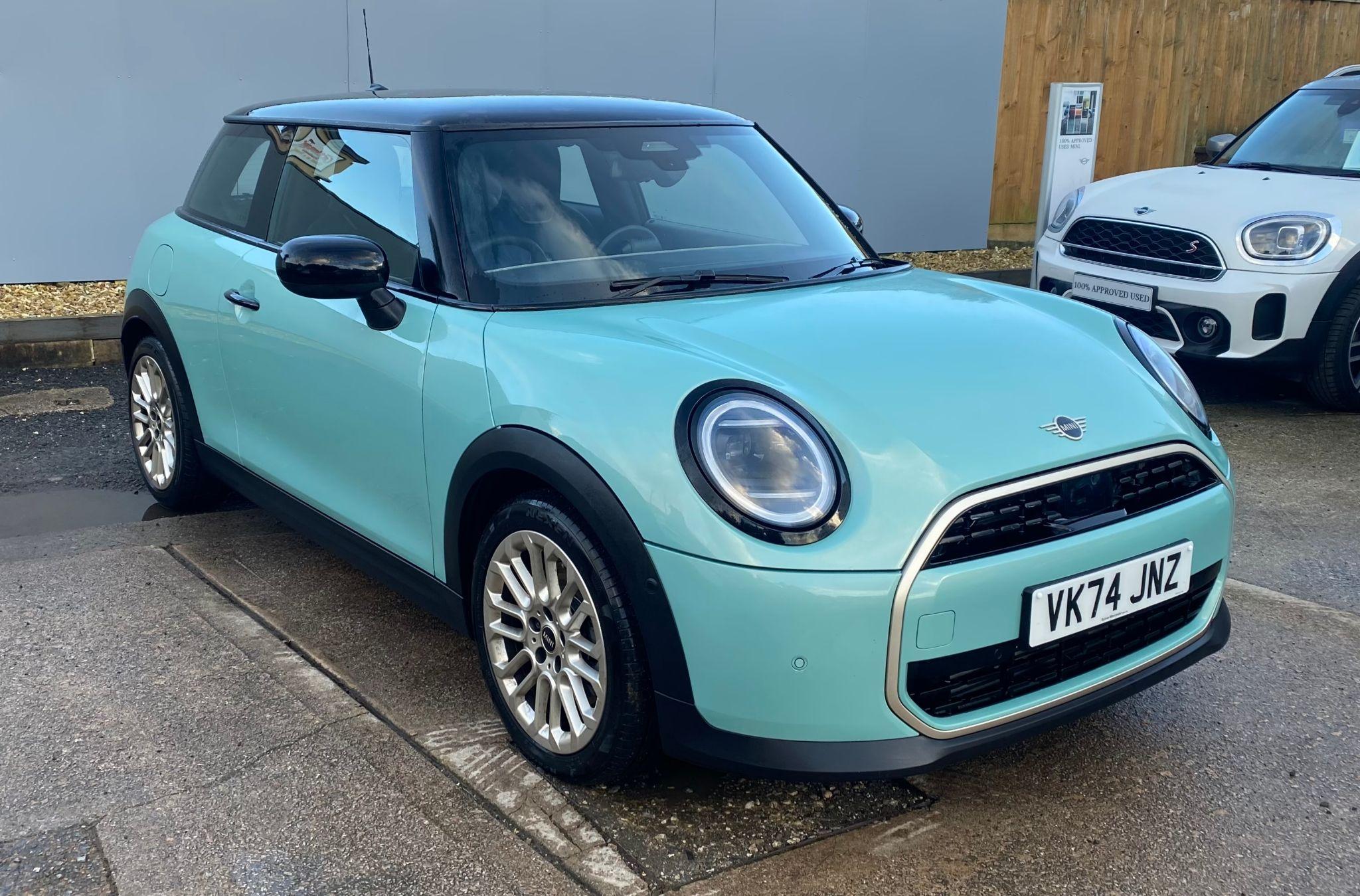 Main listing image - MINI Hatchback