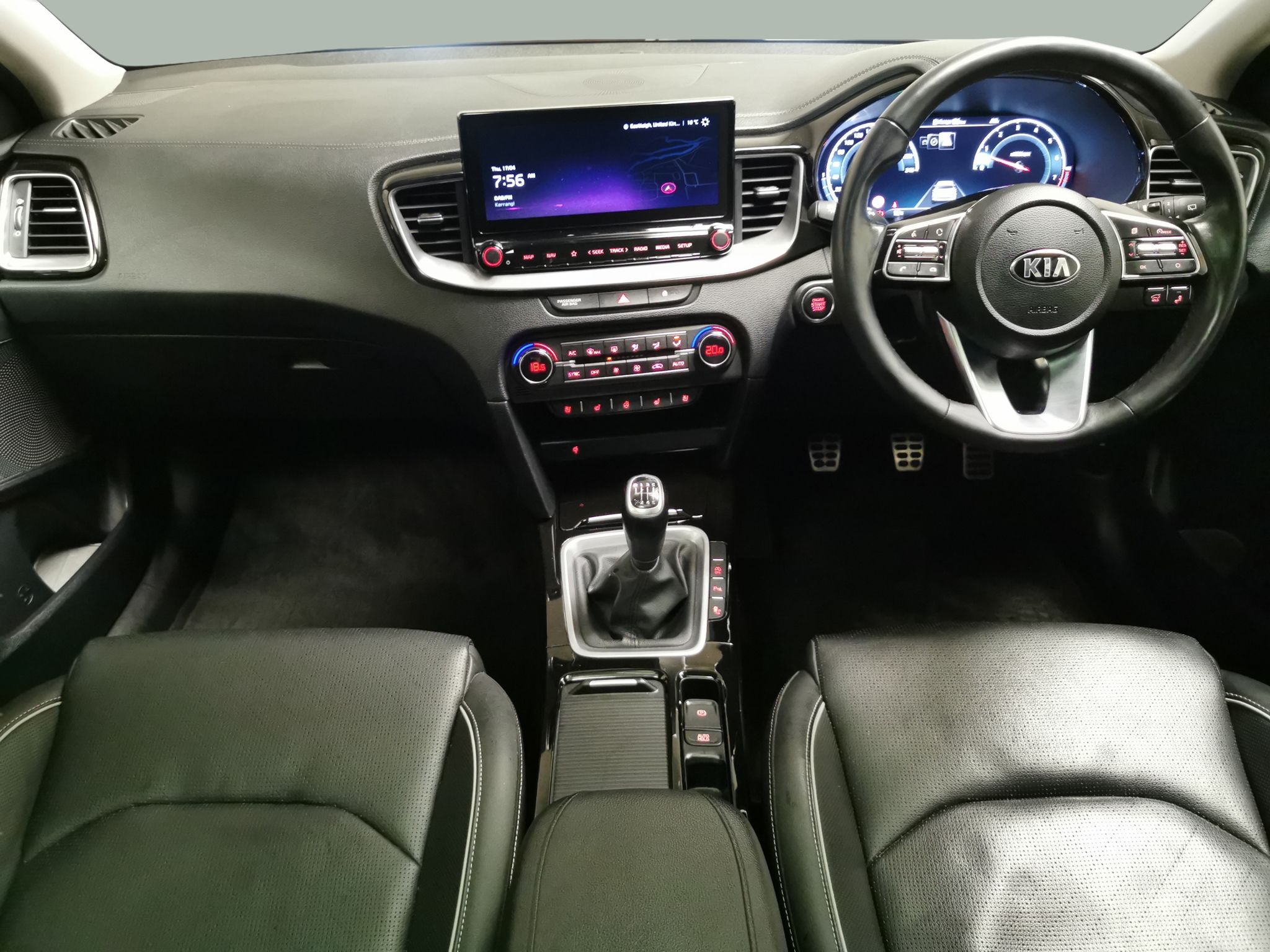 Main listing image - Kia XCeed