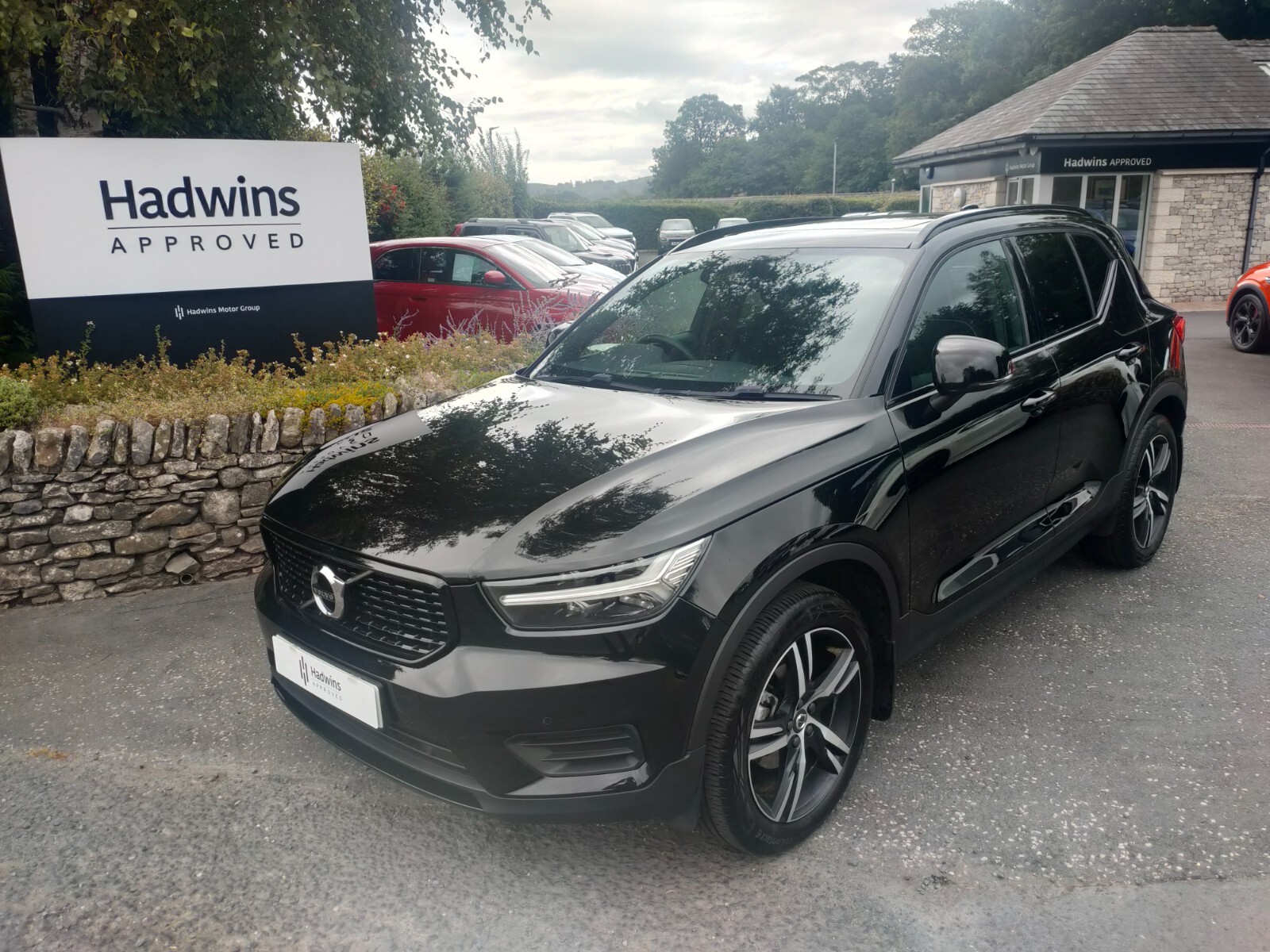 Main listing image - Volvo XC40