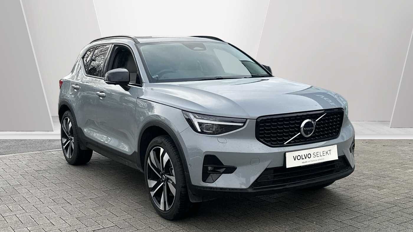 Main listing image - Volvo XC40
