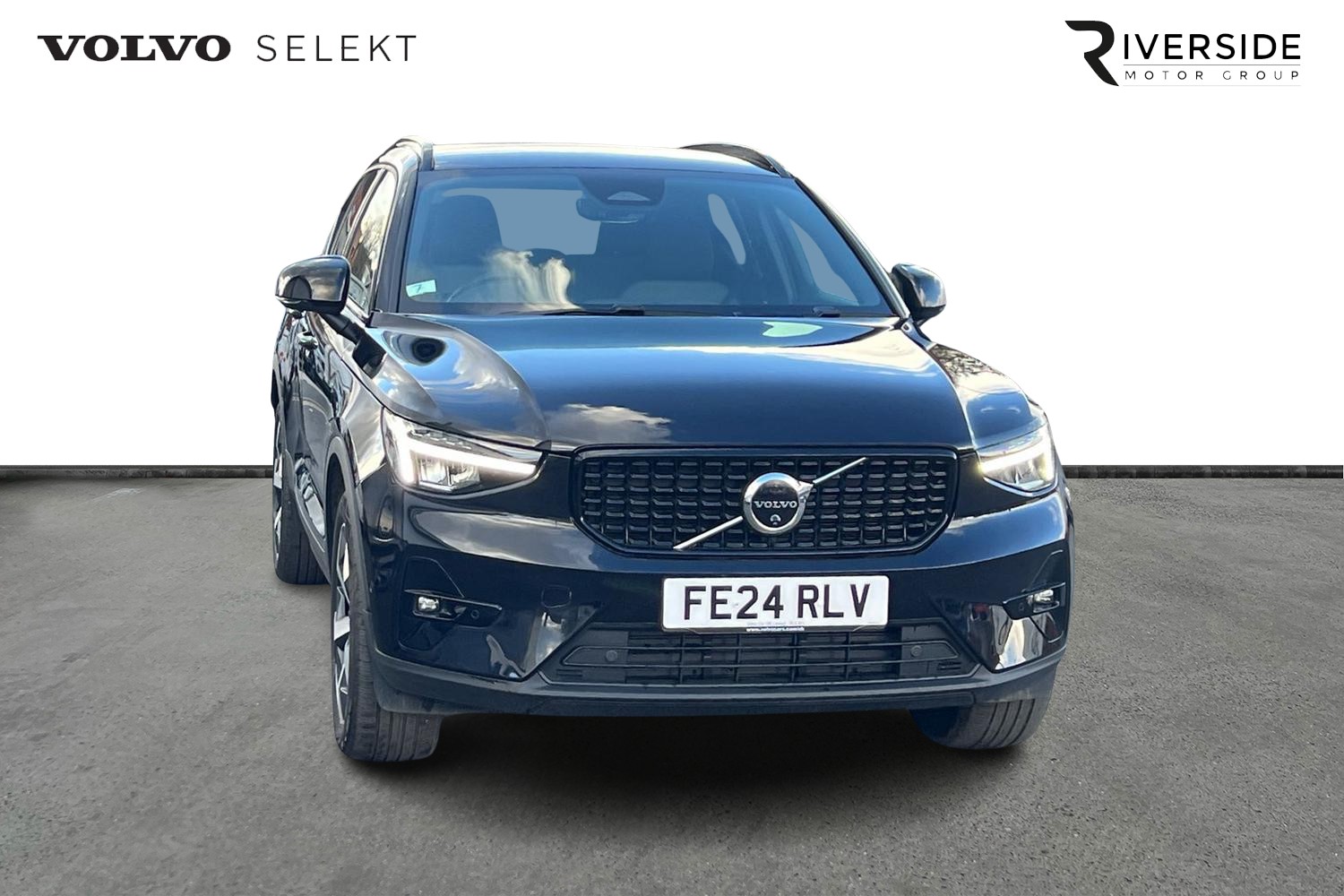 Main listing image - Volvo XC40