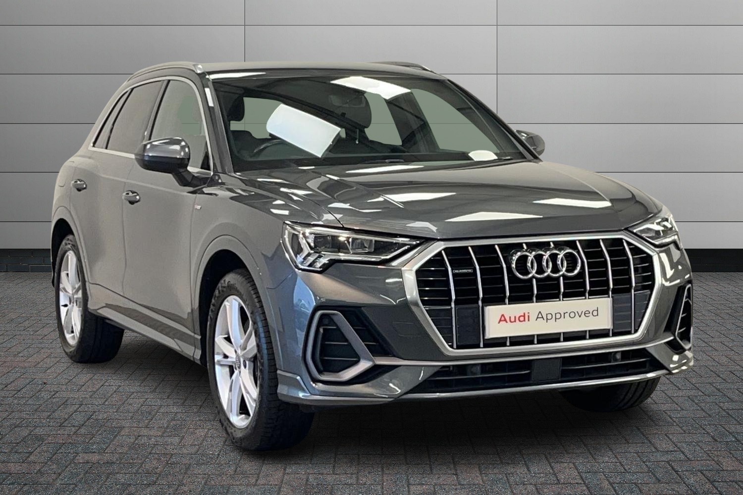 Main listing image - Audi Q3