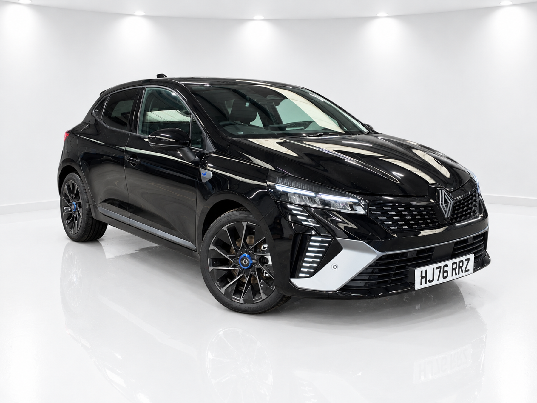 Main listing image - Renault Clio