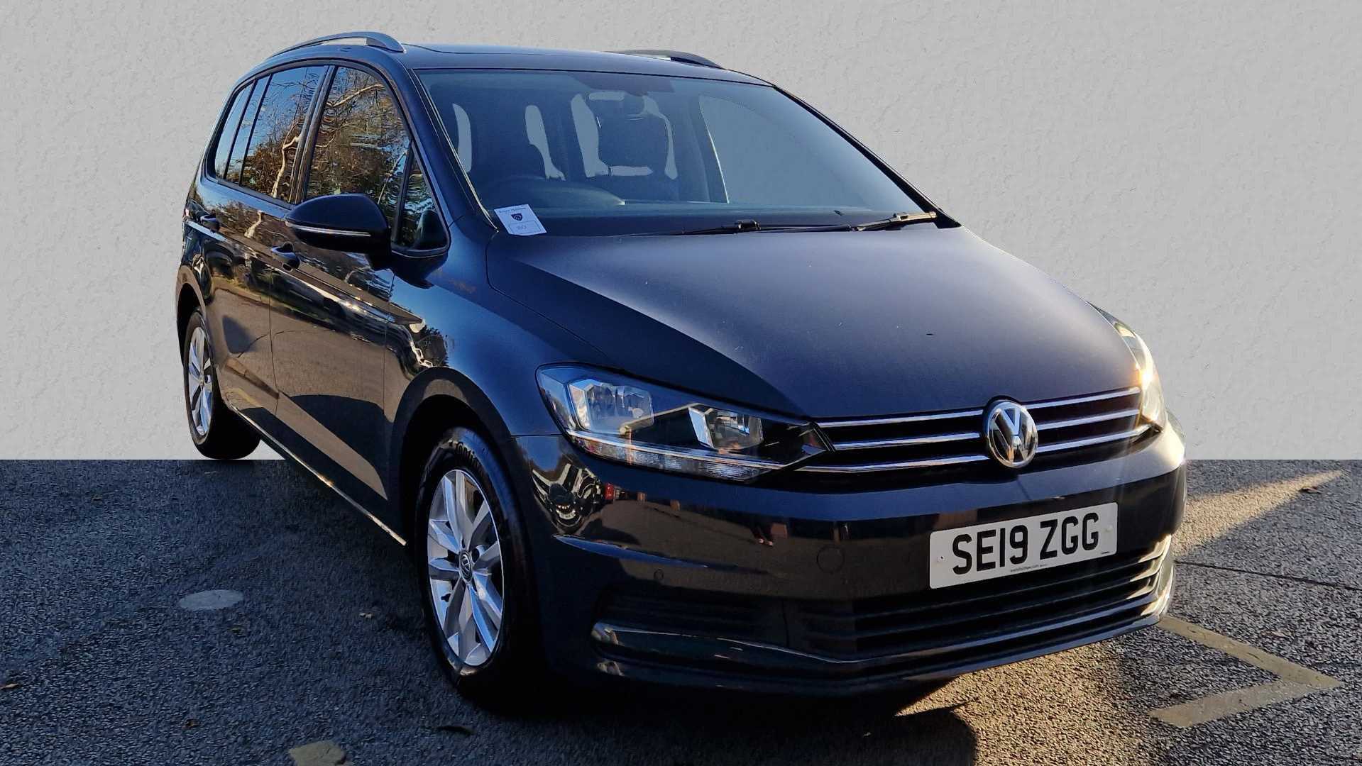 Main listing image - Volkswagen Touran