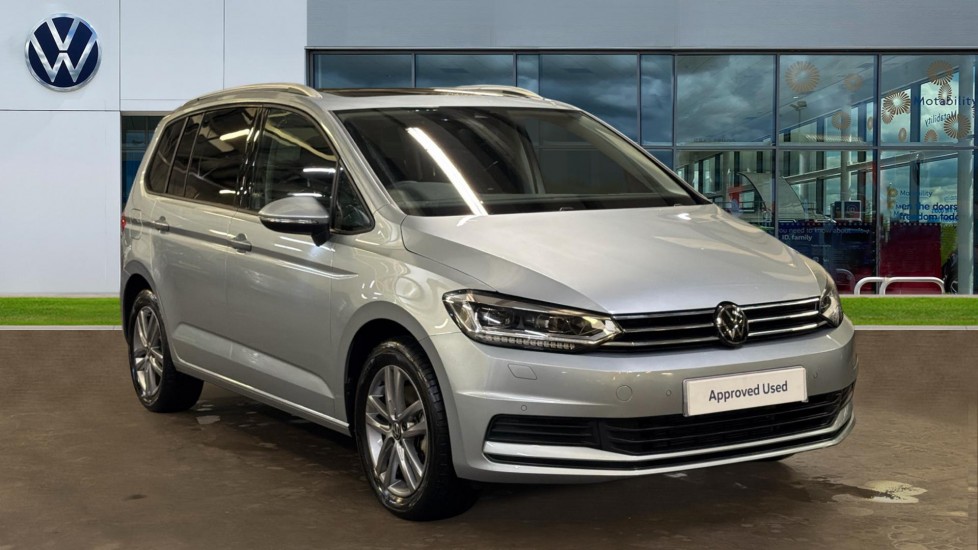 Main listing image - Volkswagen Touran