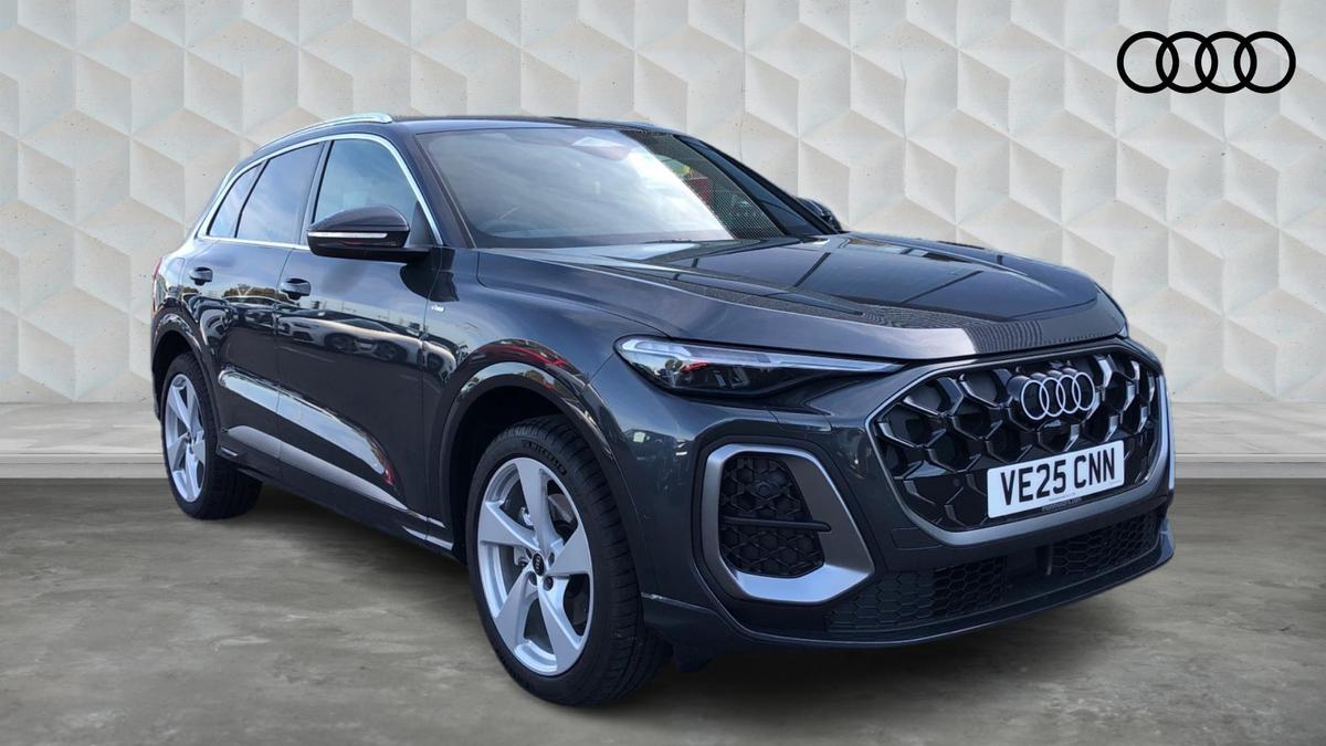Main listing image - Audi Q5