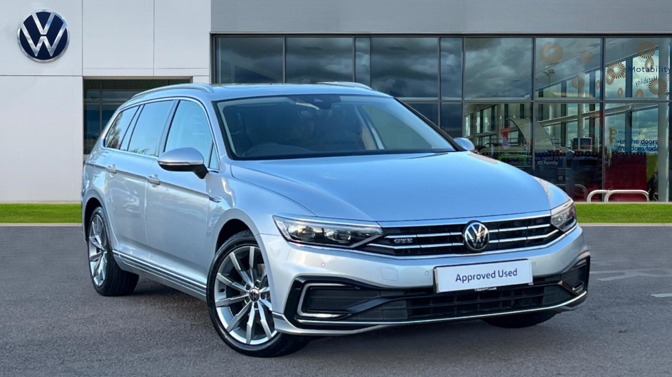 Main listing image - Volkswagen Passat GTE