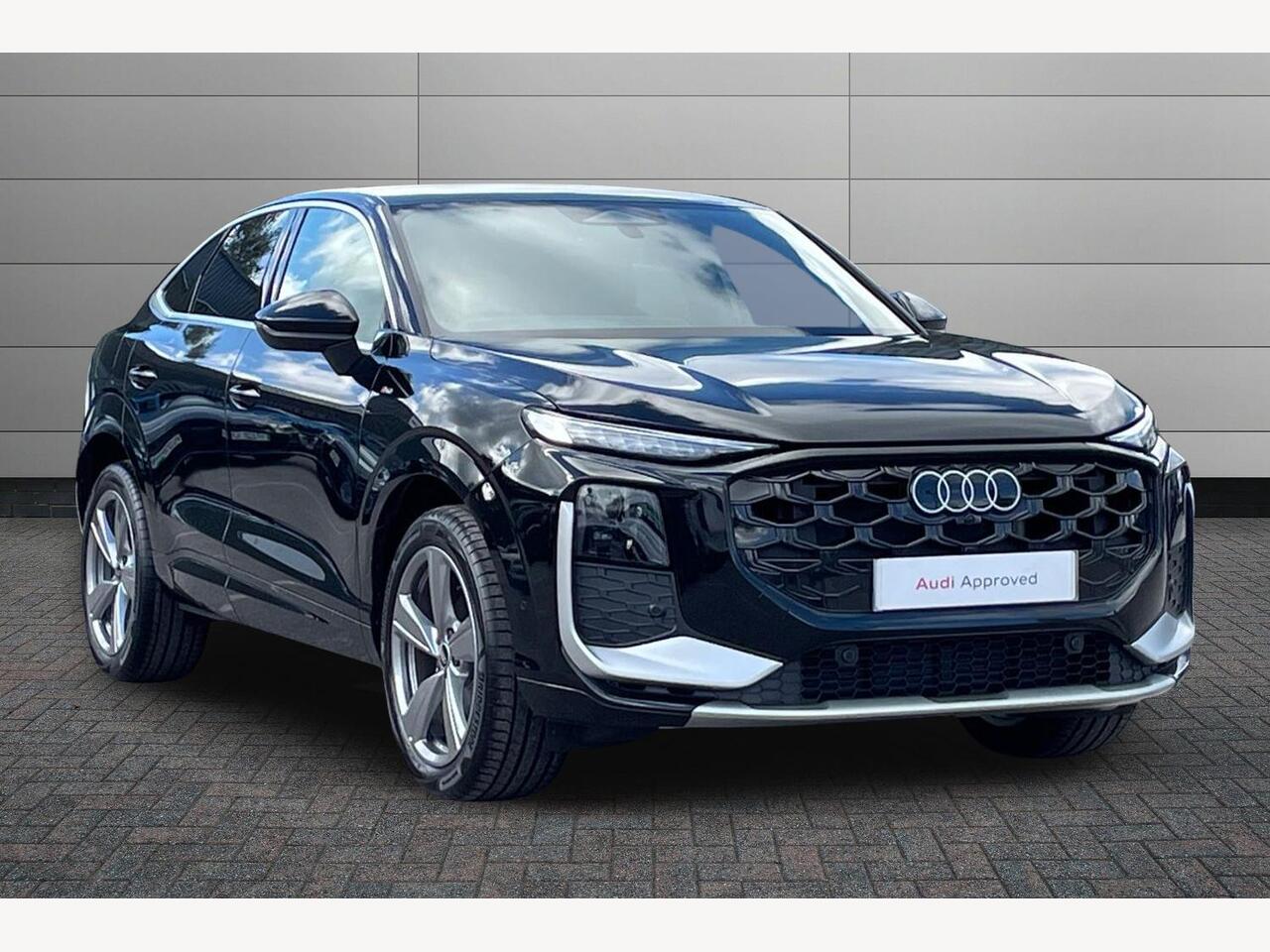 Main listing image - Audi Q3