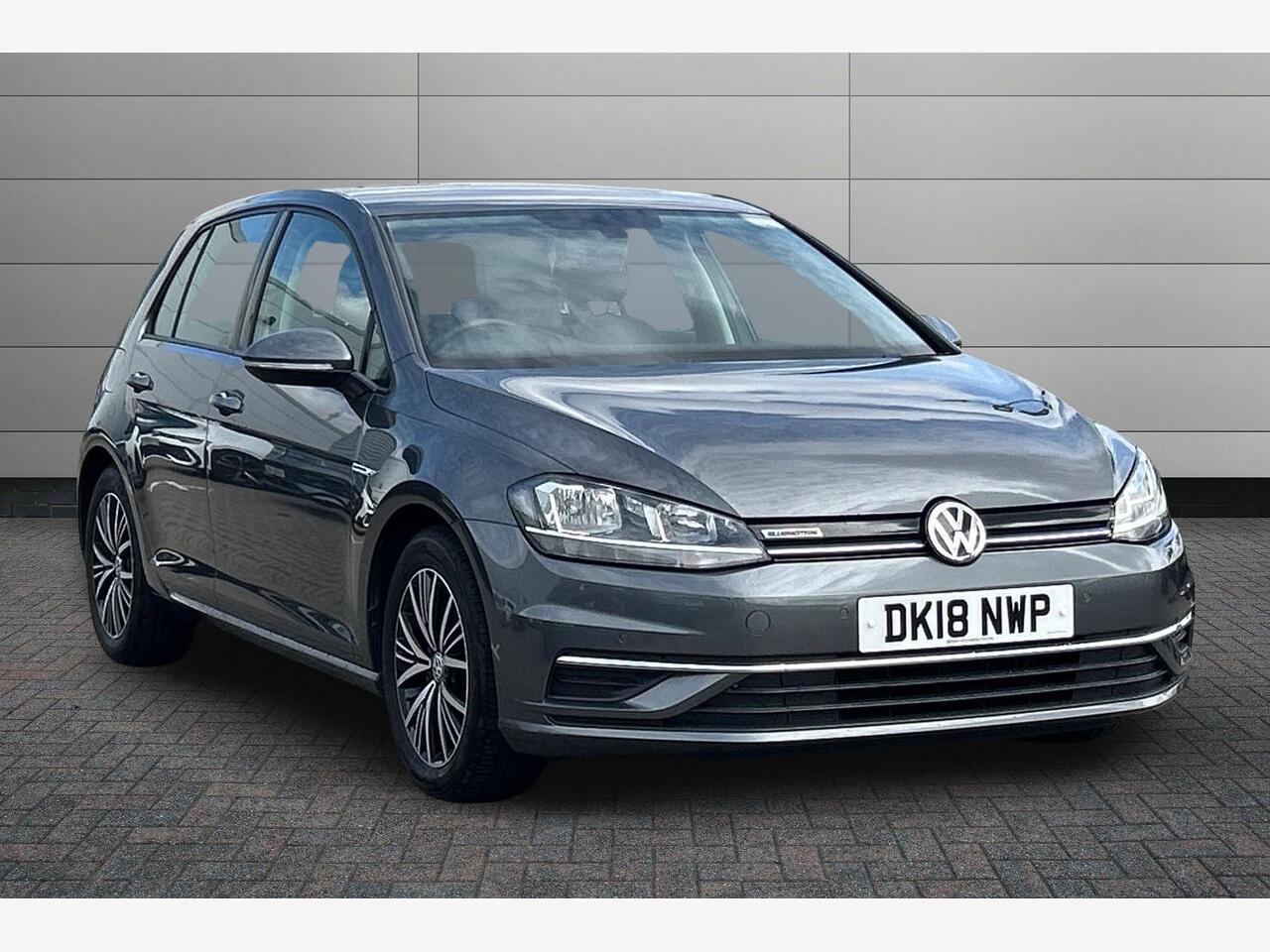 Main listing image - Volkswagen Golf