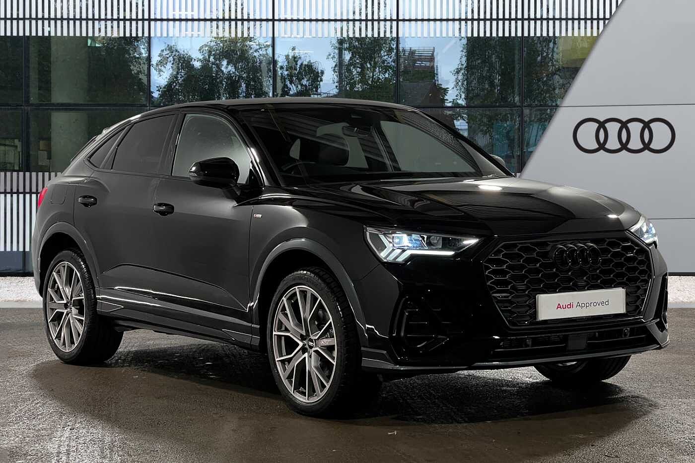 Main listing image - Audi Q3