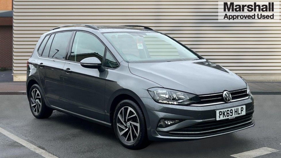 Main listing image - Volkswagen Golf SV