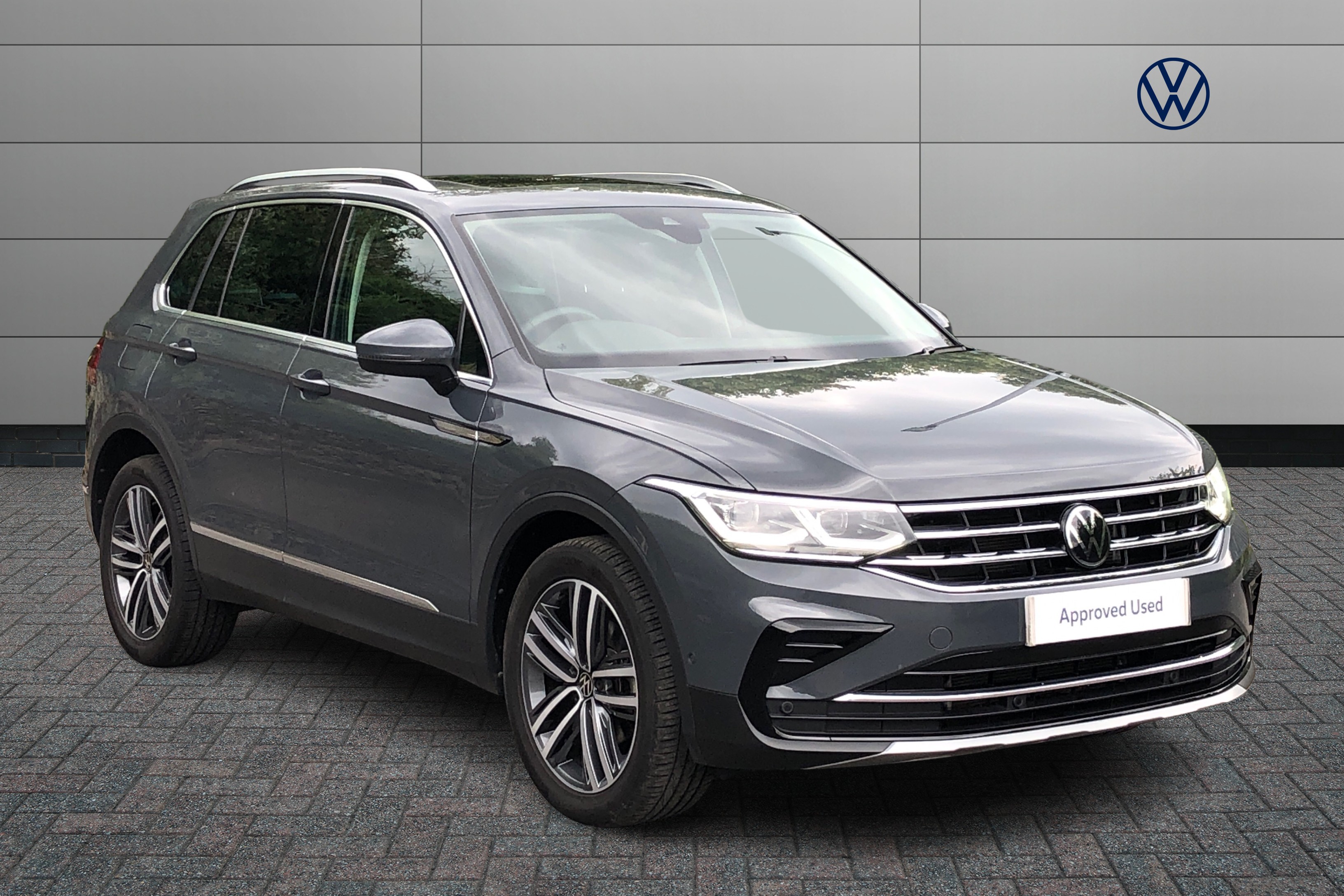 Main listing image - Volkswagen Tiguan