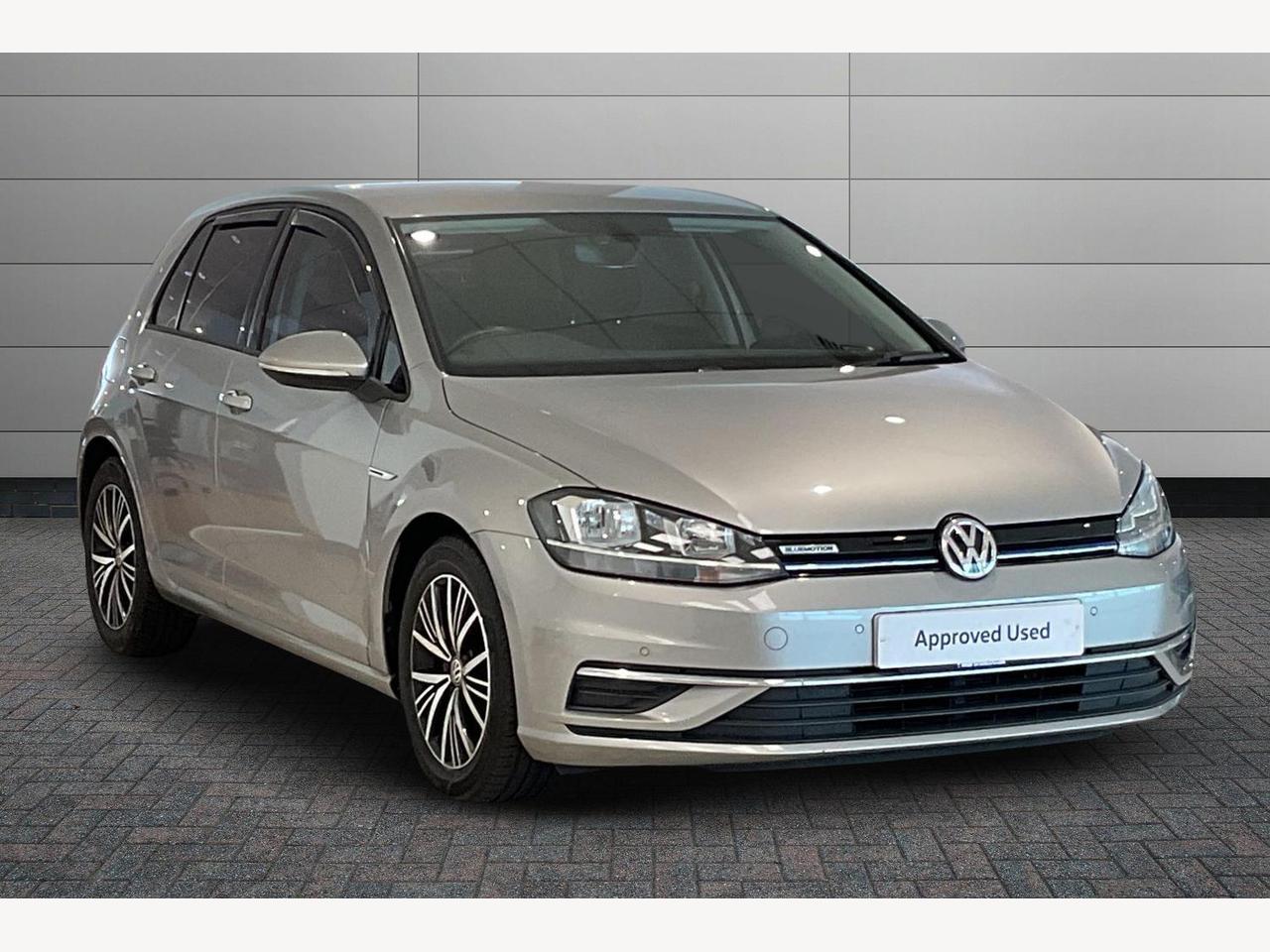 Main listing image - Volkswagen Golf