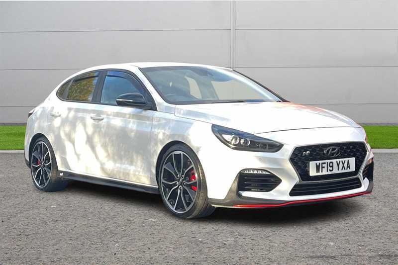 Main listing image - Hyundai i30 Fastback