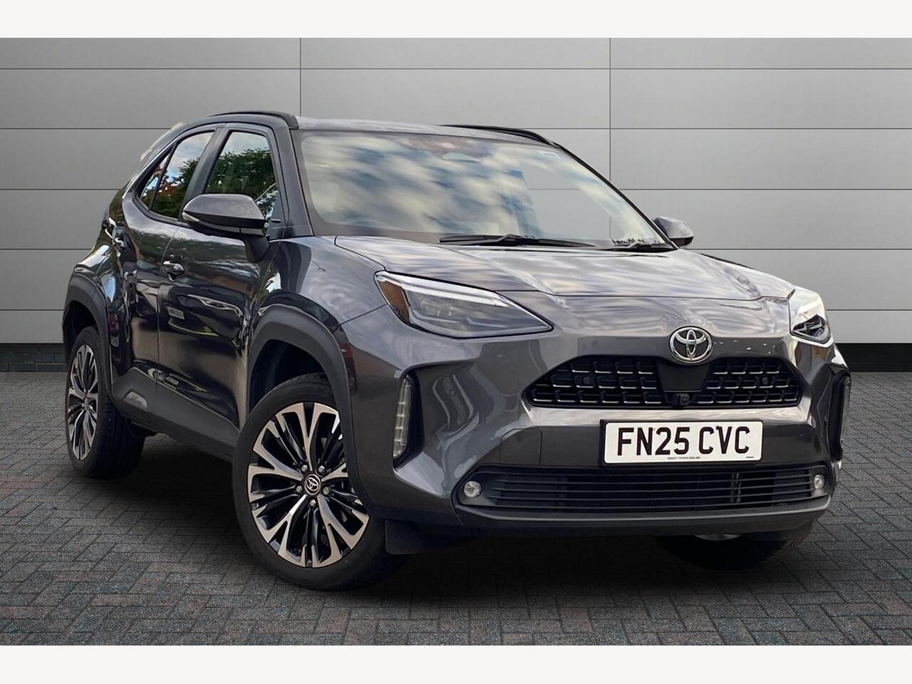 Main listing image - Toyota Yaris Cross