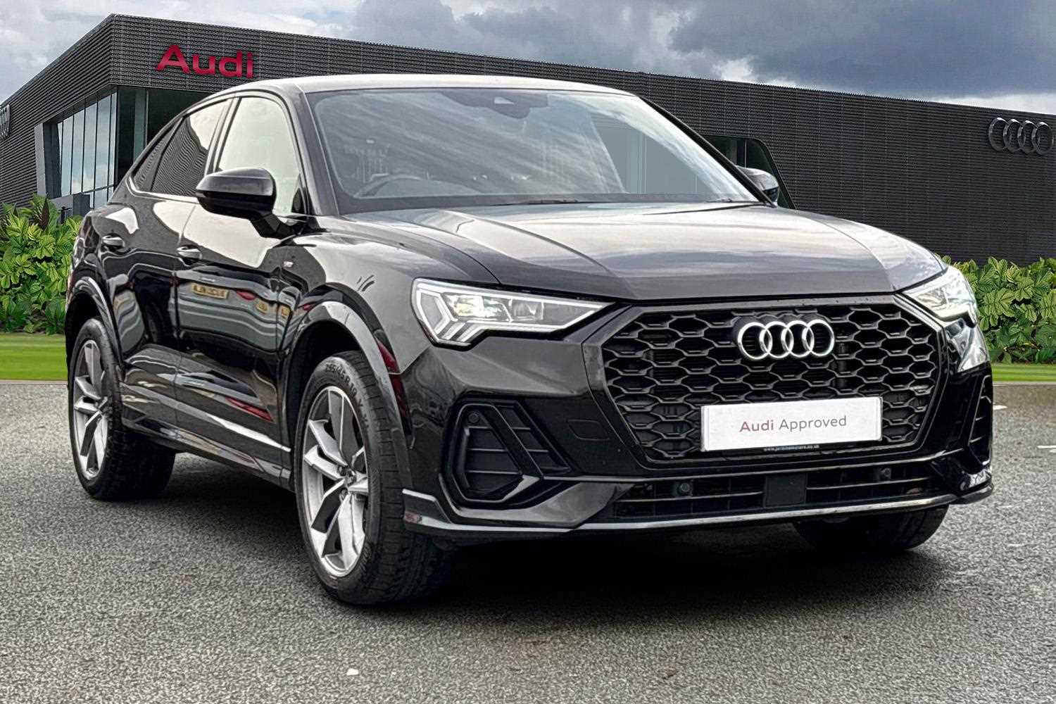 Main listing image - Audi Q3