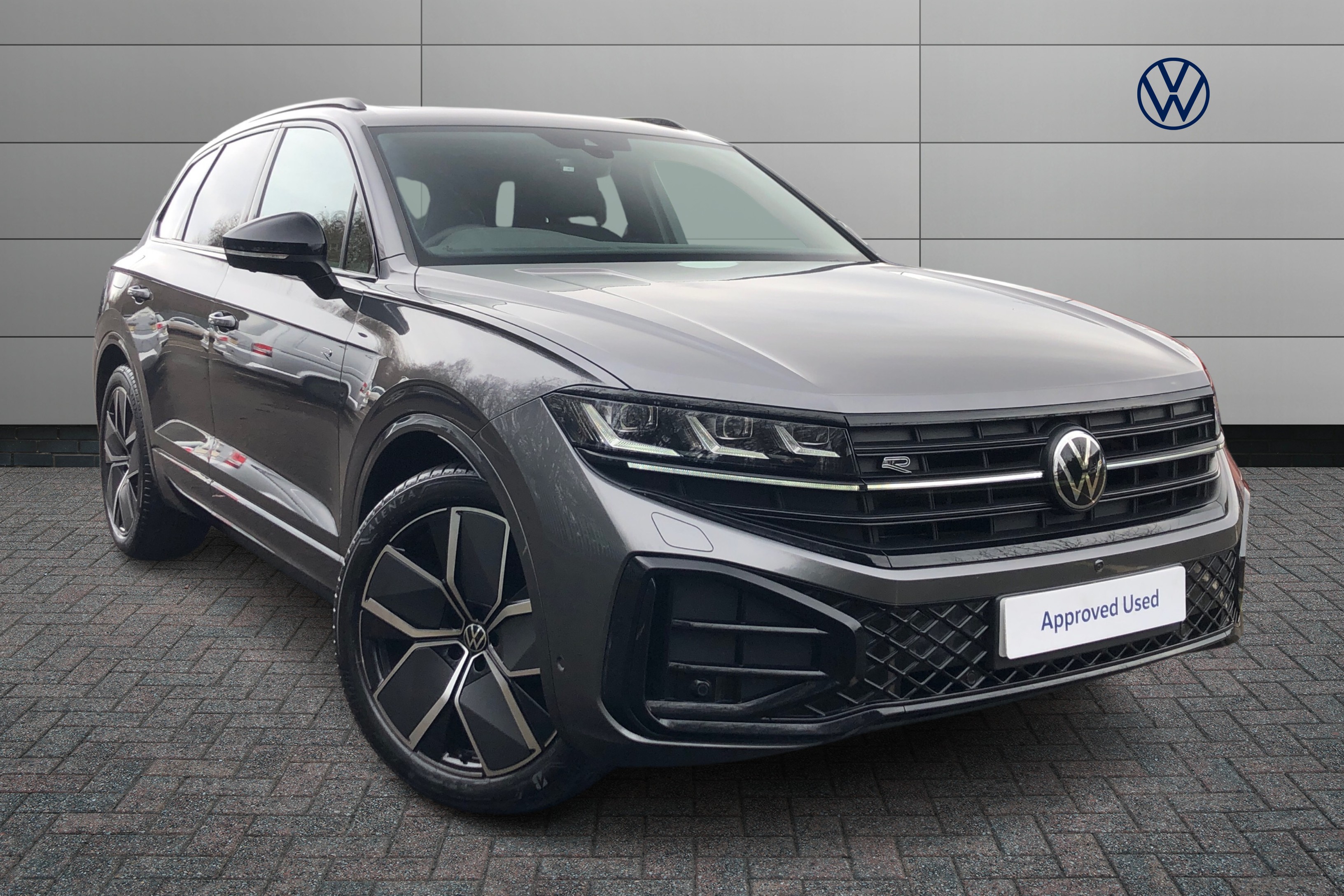Main listing image - Volkswagen Touareg
