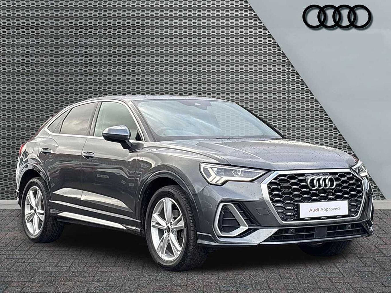 Main listing image - Audi Q3