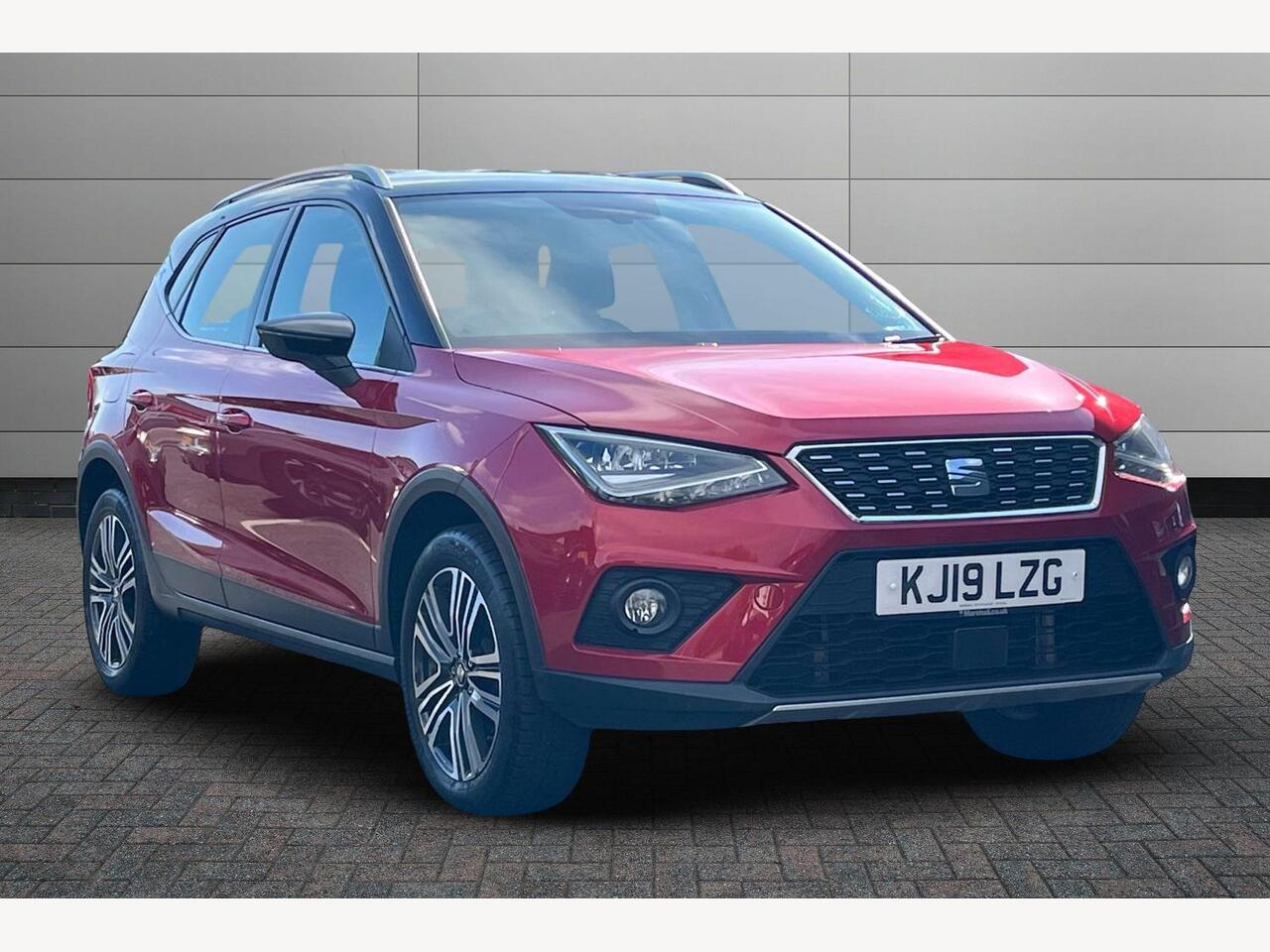 Main listing image - SEAT Arona