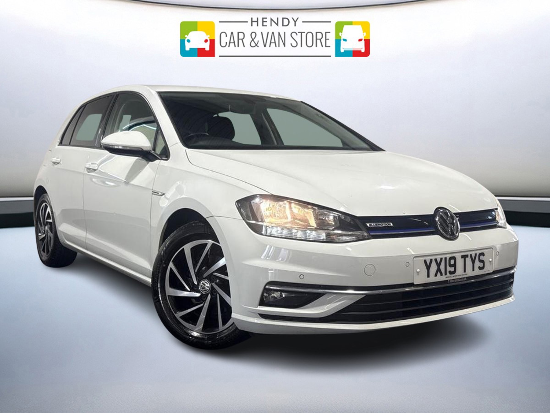 Main listing image - Volkswagen Golf