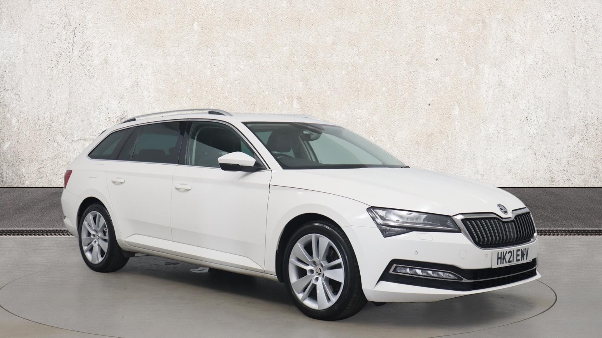 Main listing image - Skoda Superb Estate