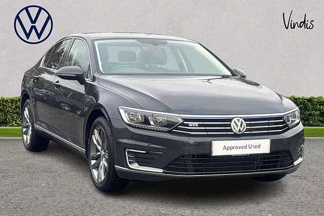 Main listing image - Volkswagen Passat