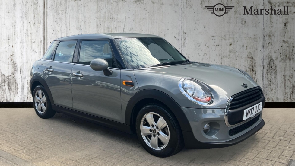 2017 MINI HATCHBACK