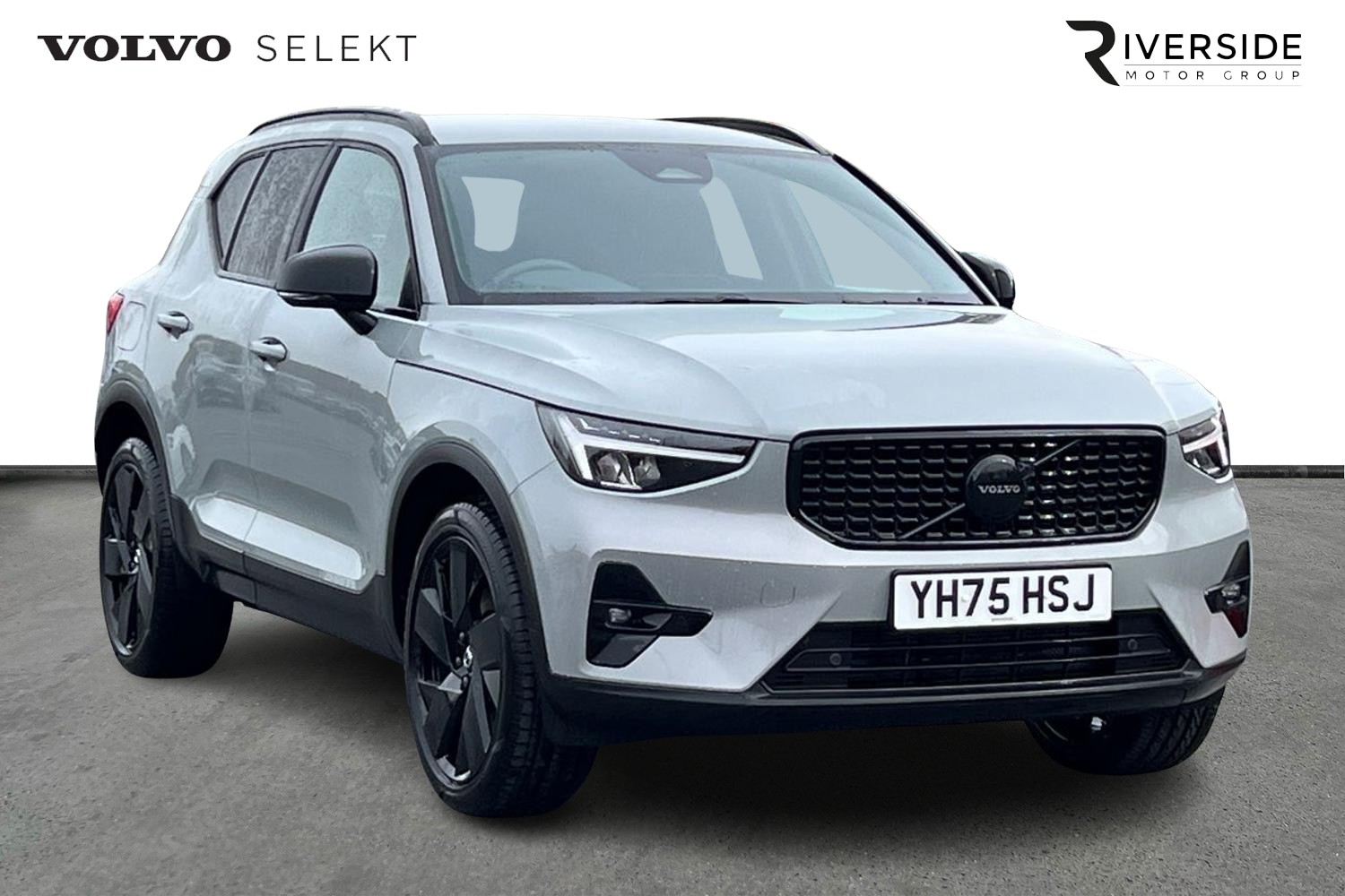 Main listing image - Volvo XC40