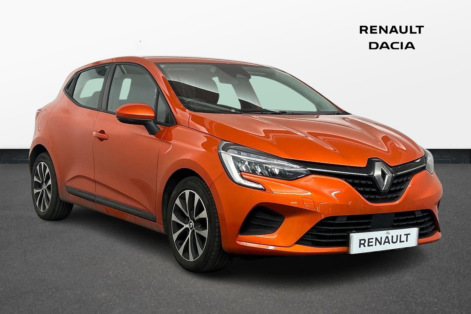 Main listing image - Renault Clio