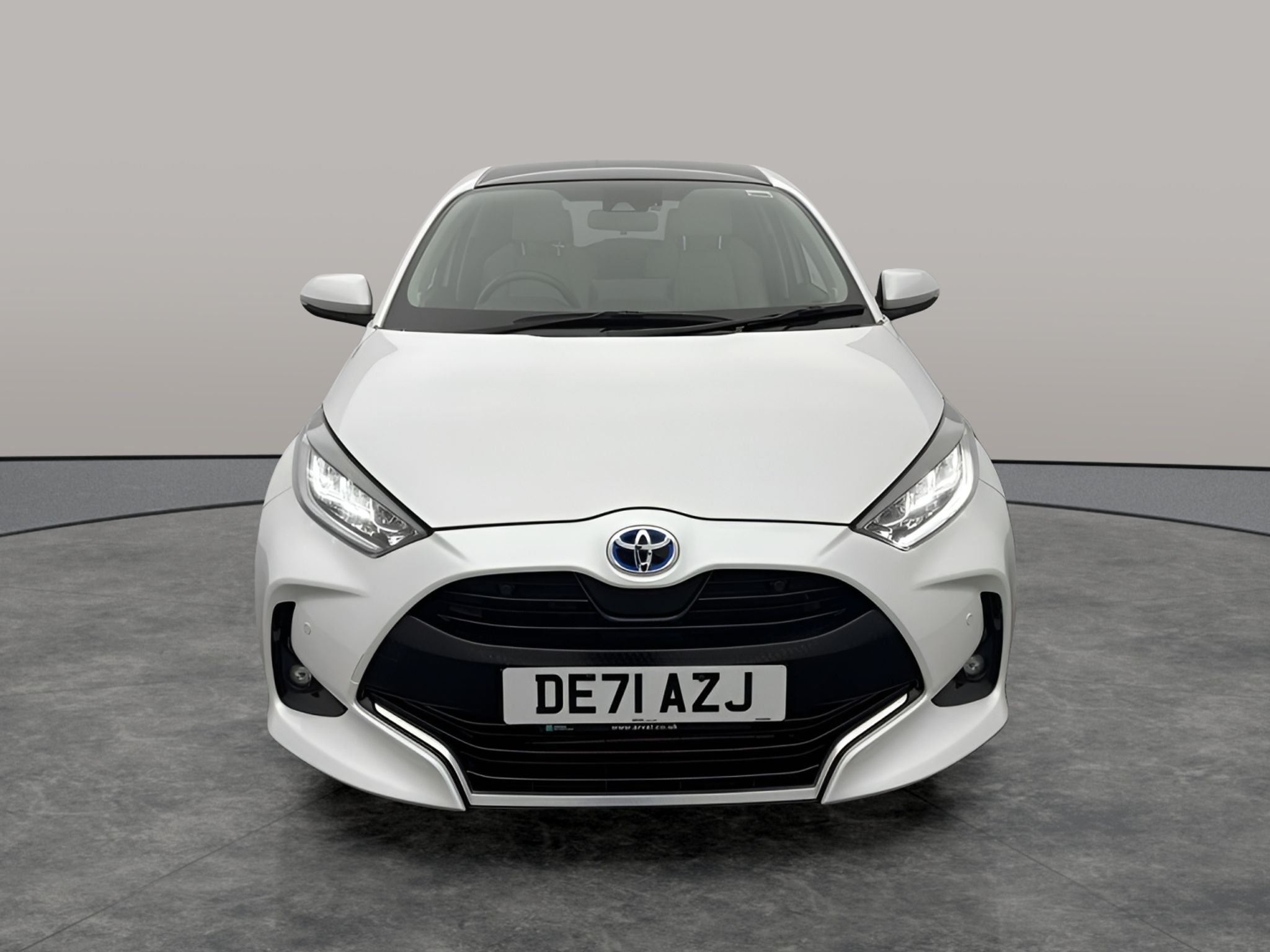 Main listing image - Toyota Yaris