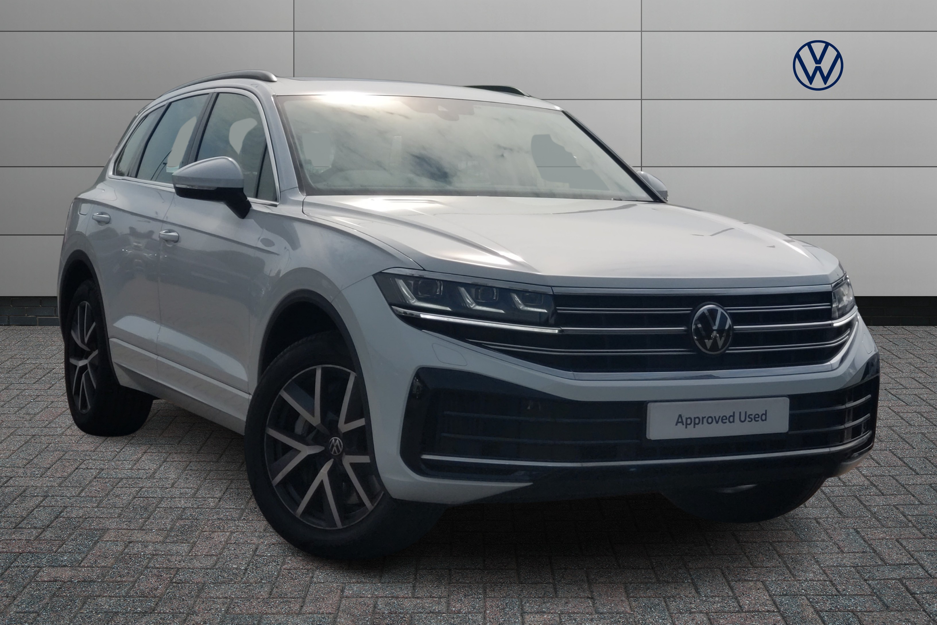 Main listing image - Volkswagen Touareg