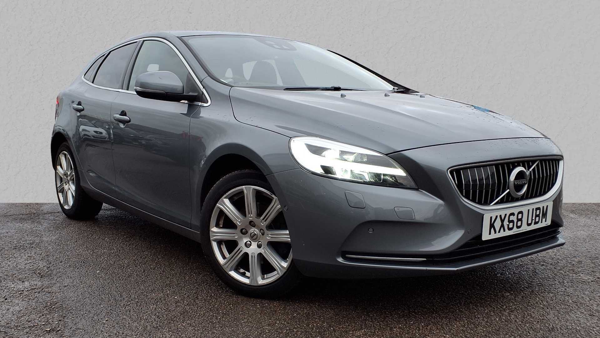 Main listing image - Volvo V40