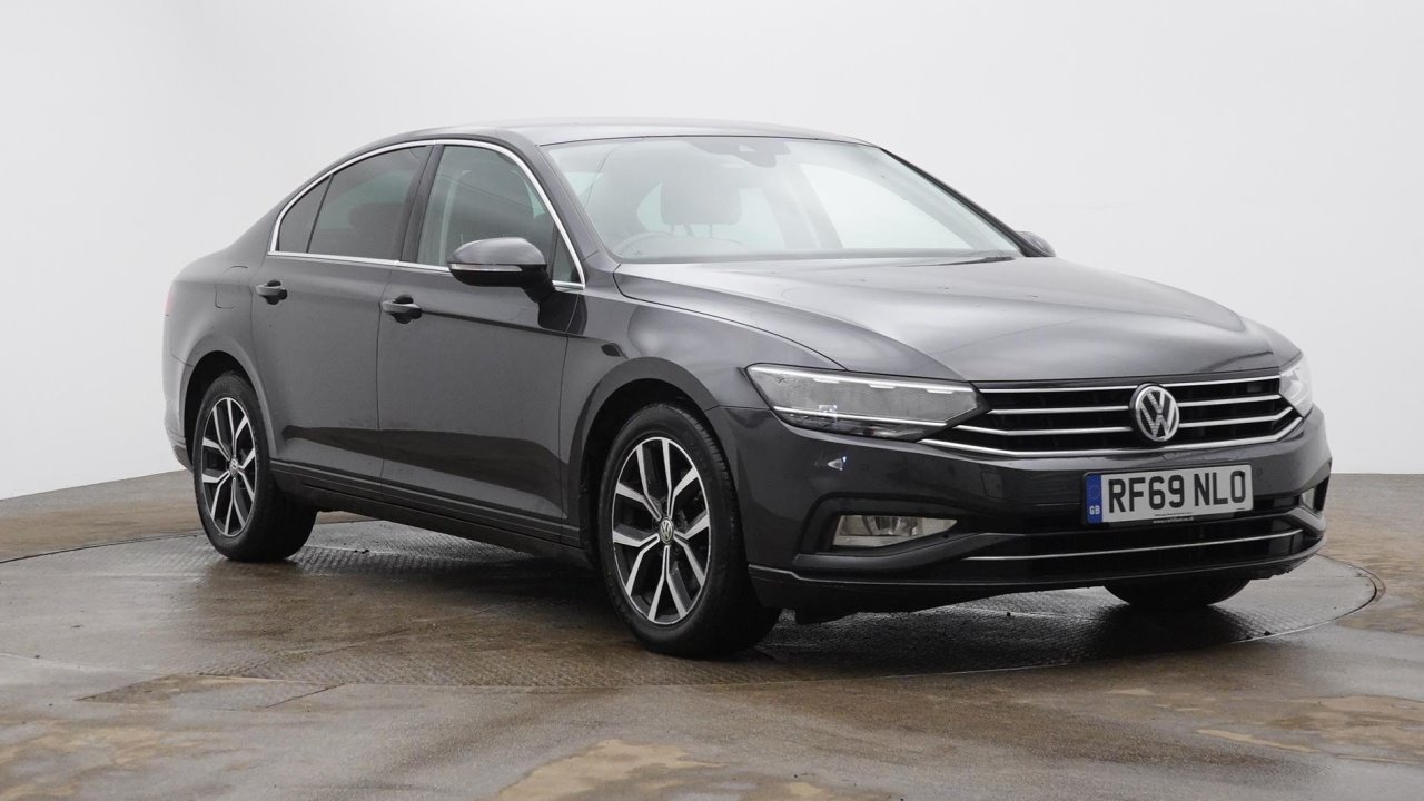 Main listing image - Volkswagen Passat