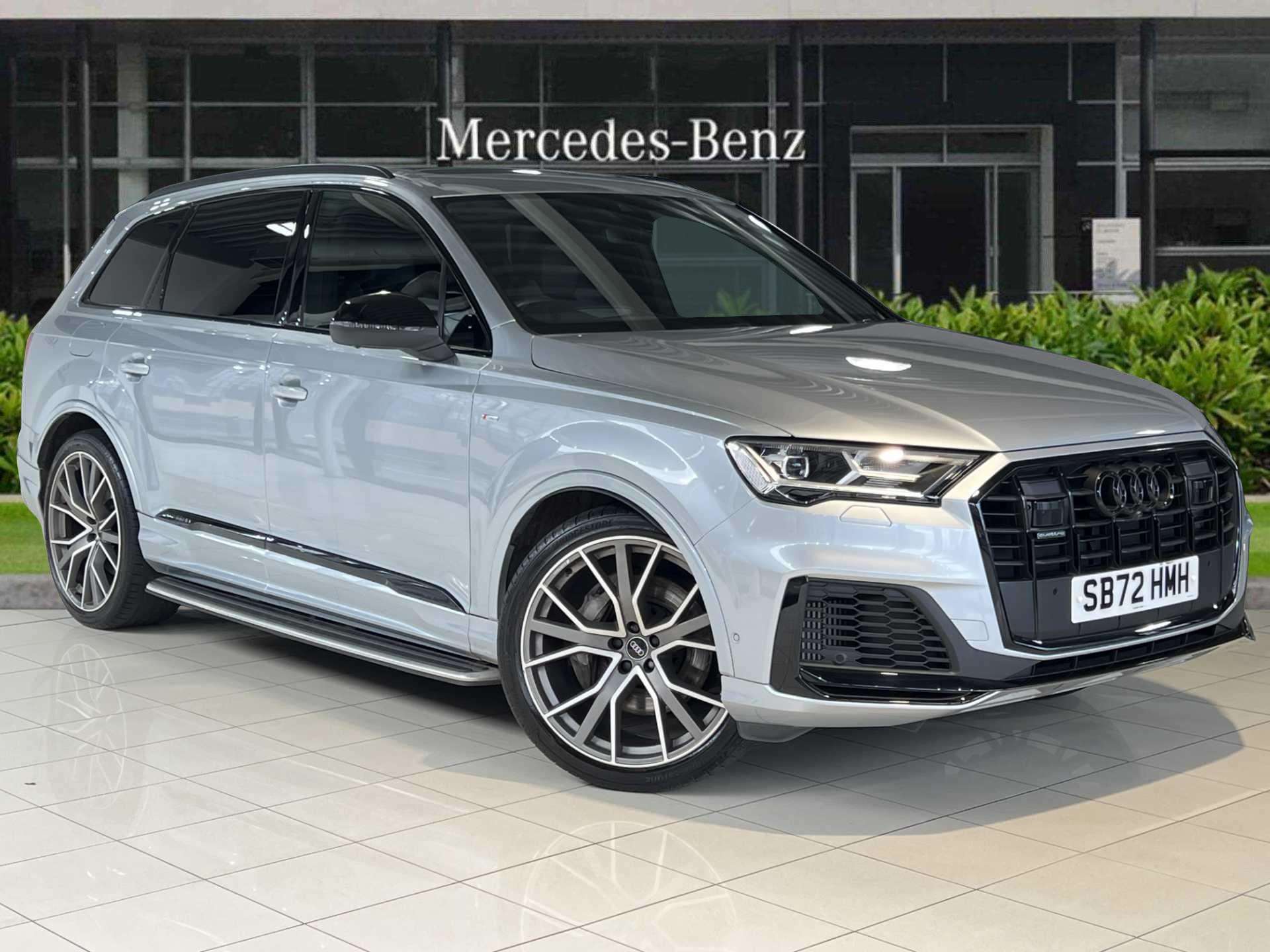 Main listing image - Audi Q7