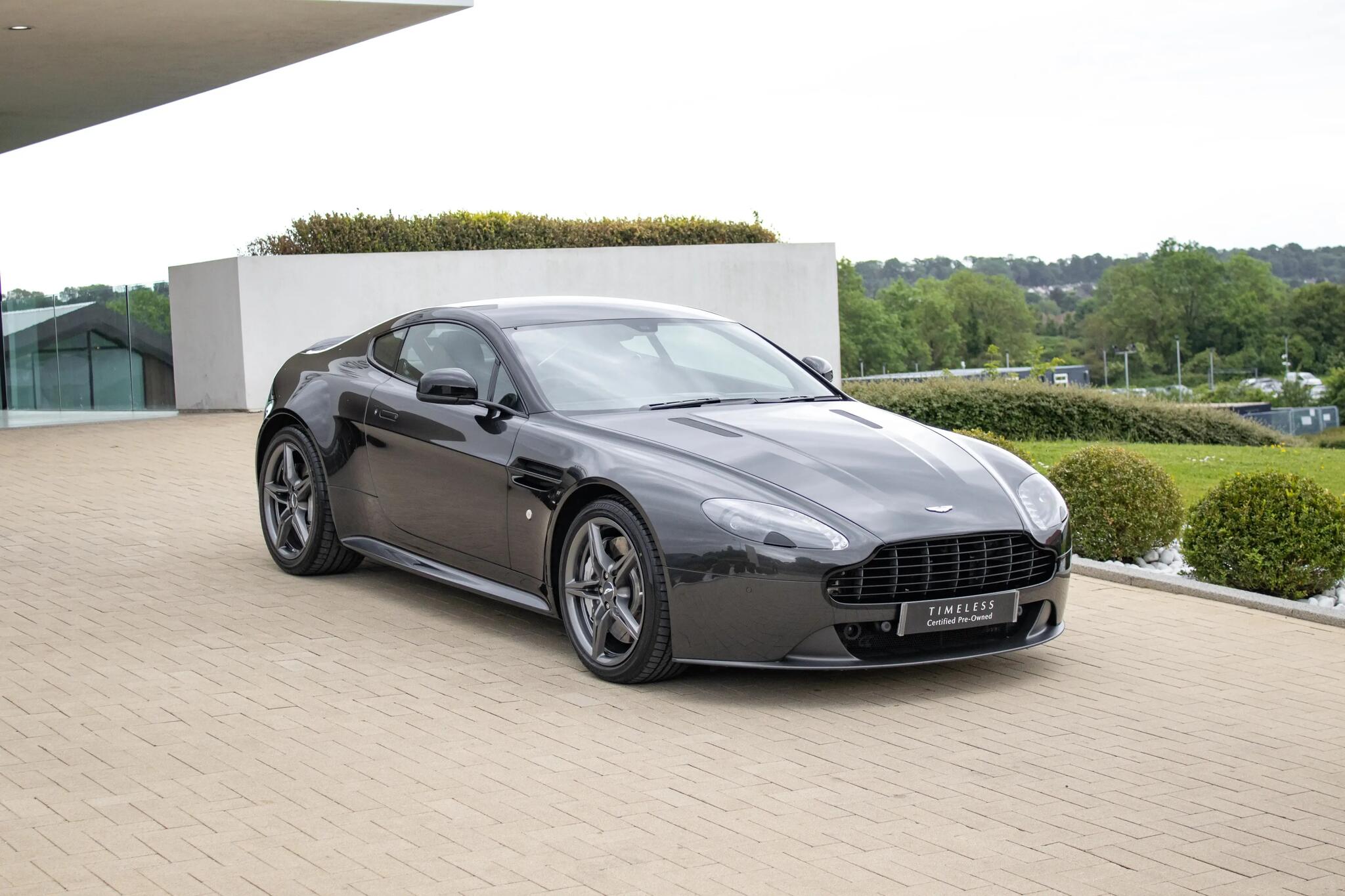 Main listing image - Aston Martin Vantage
