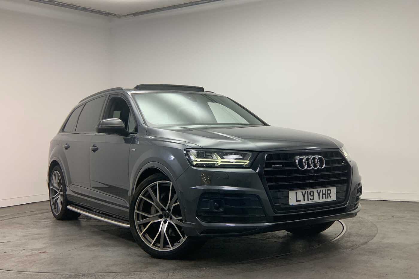 Main listing image - Audi Q7