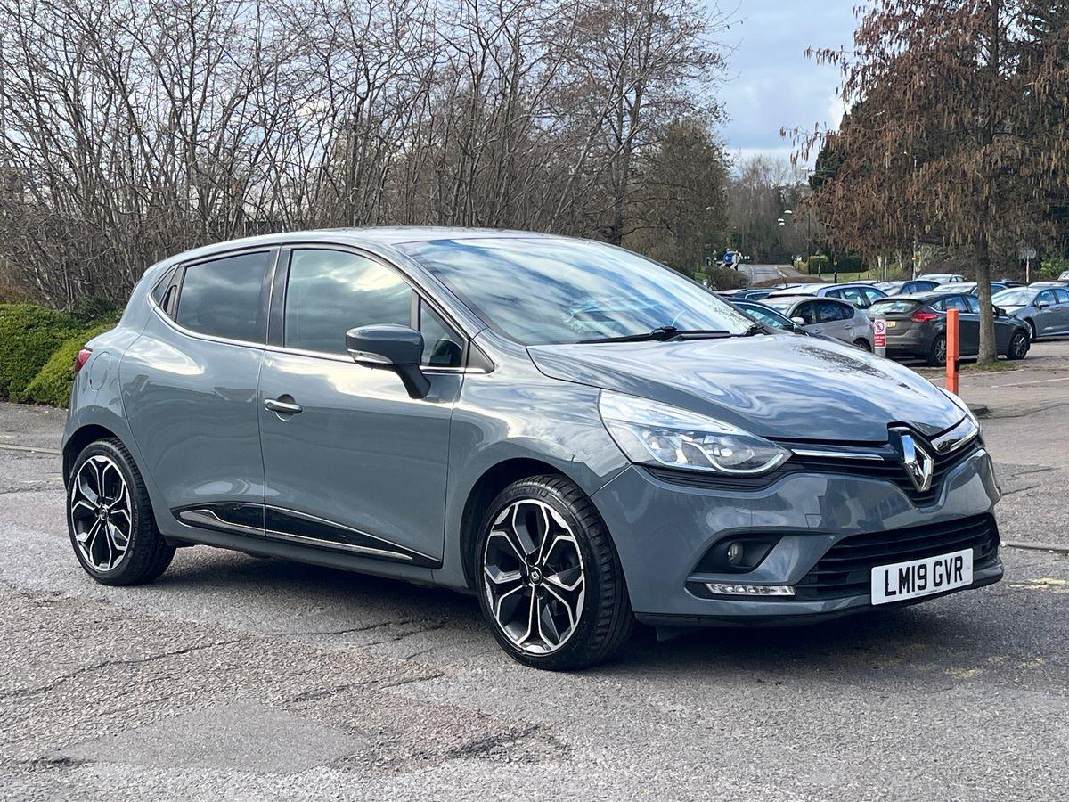 Main listing image - Renault Clio