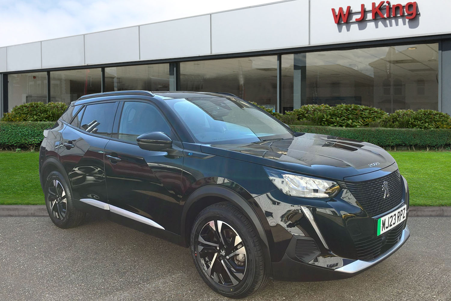 Main listing image - Peugeot e-2008