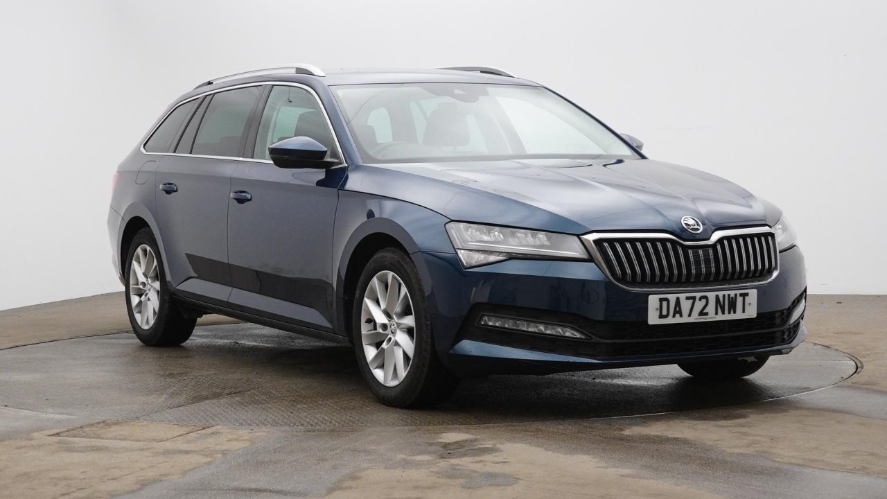 Main listing image - Skoda Superb Estate
