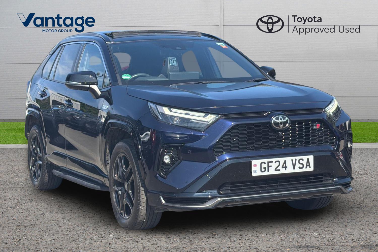 Main listing image - Toyota RAV4