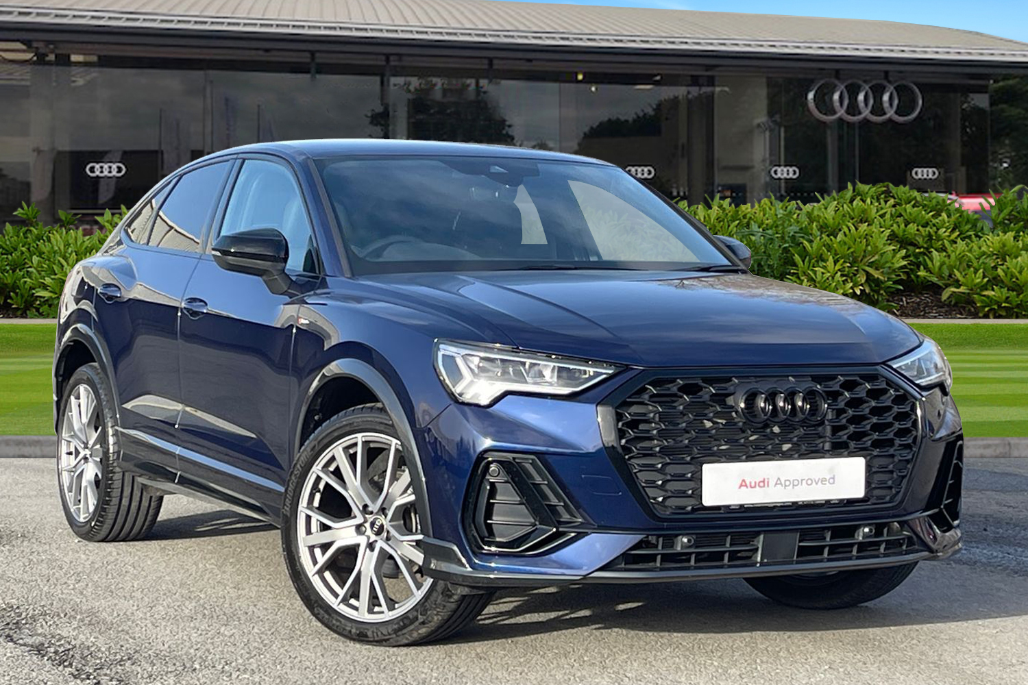 Main listing image - Audi Q3