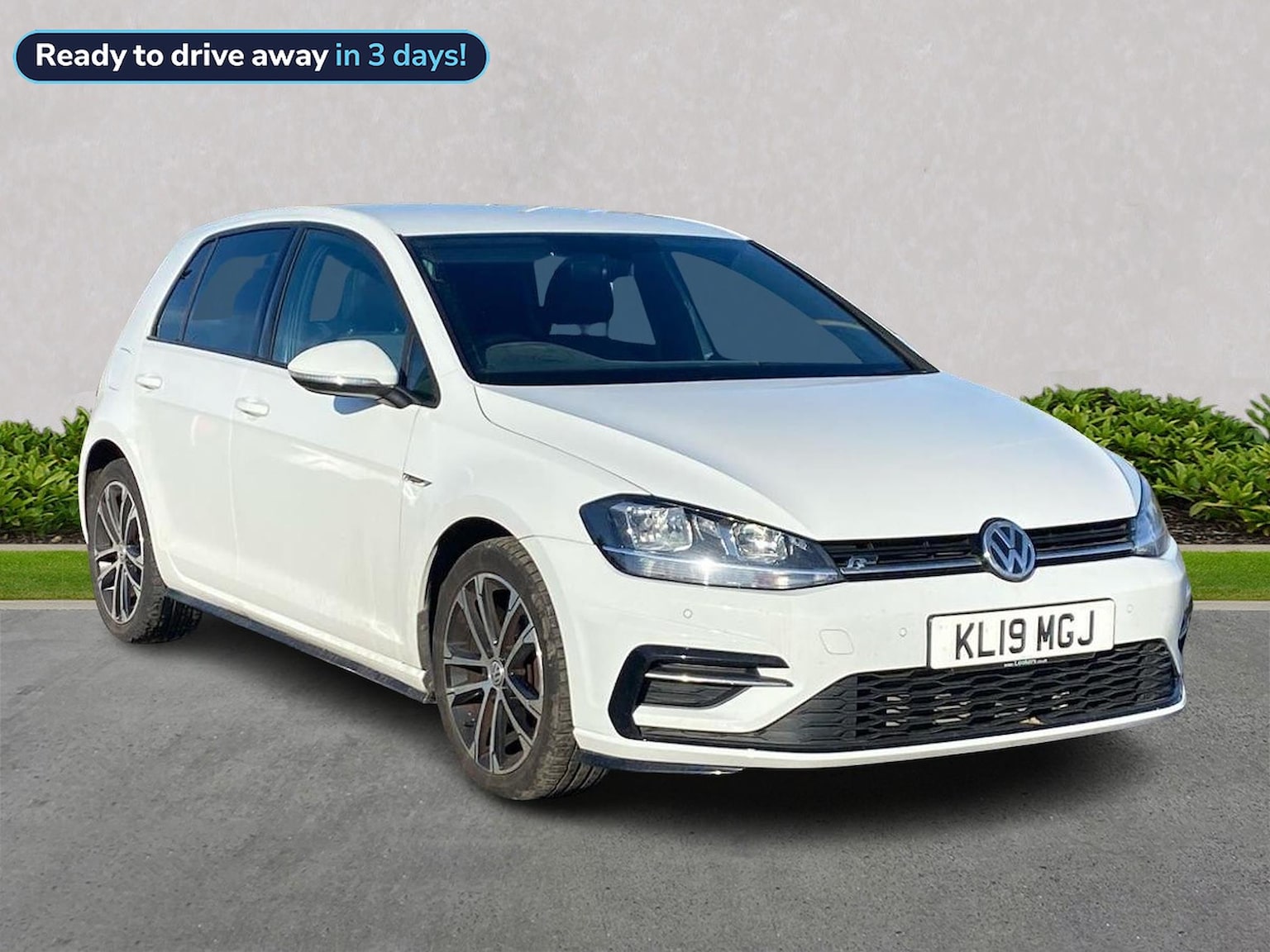 Main listing image - Volkswagen Golf