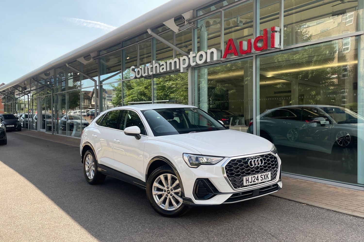 Main listing image - Audi Q3