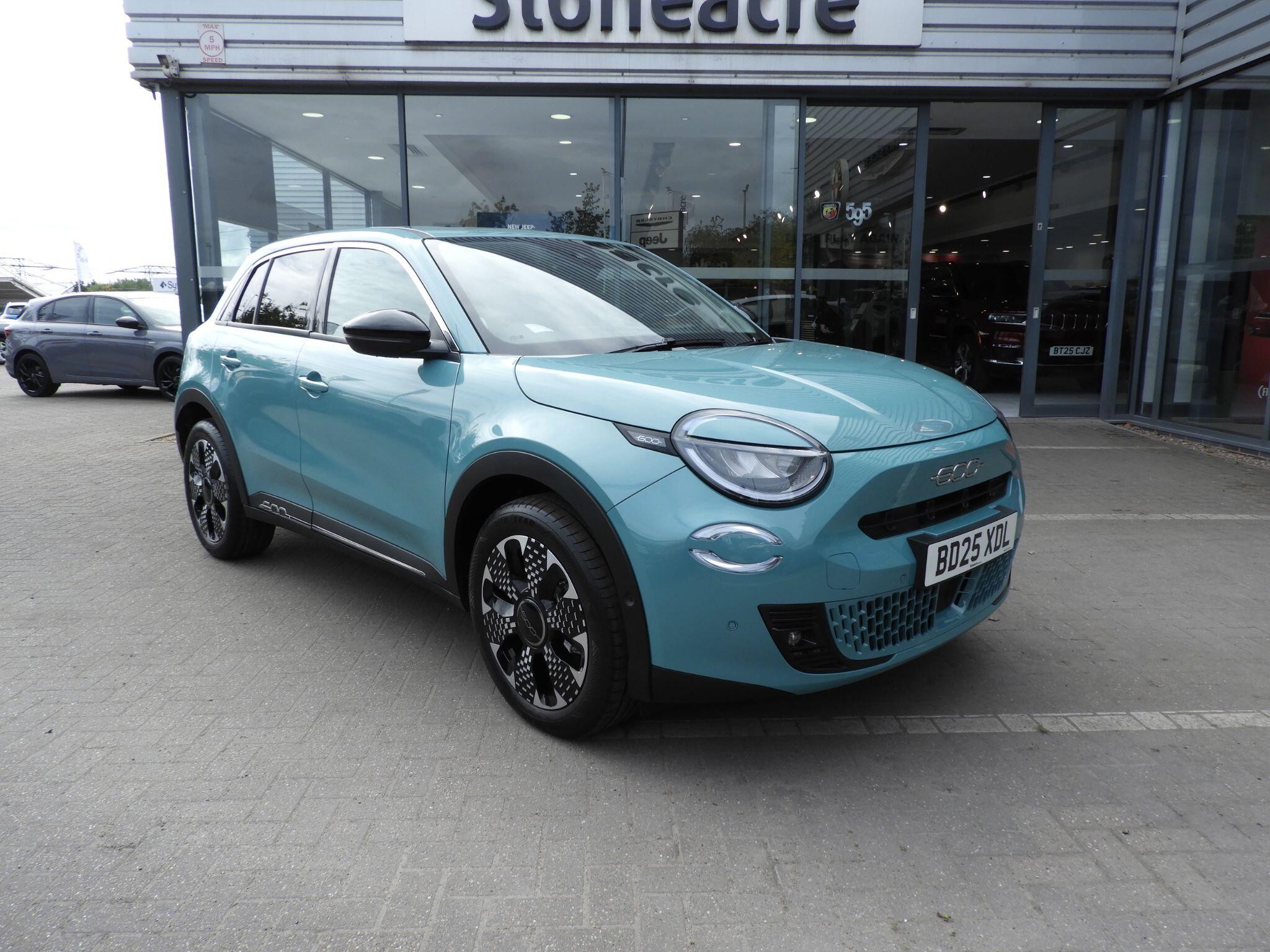 Main listing image - Fiat 600 Electric