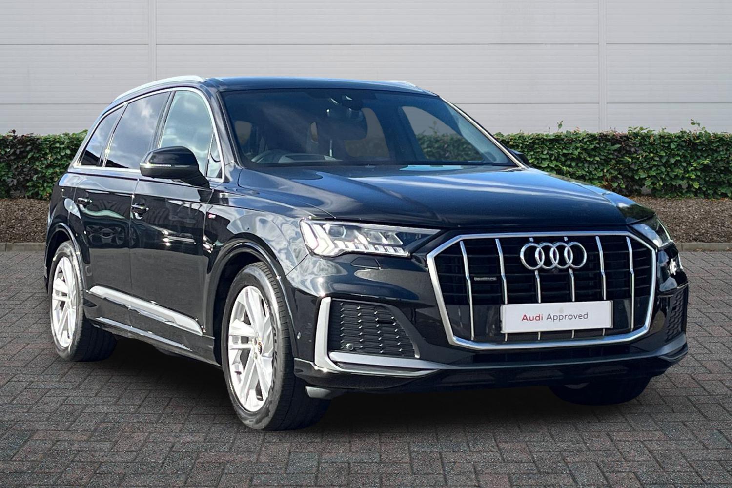 Main listing image - Audi Q7