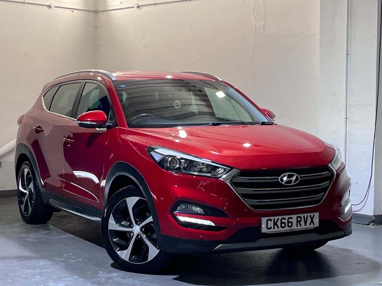 Main listing image - Hyundai Tucson