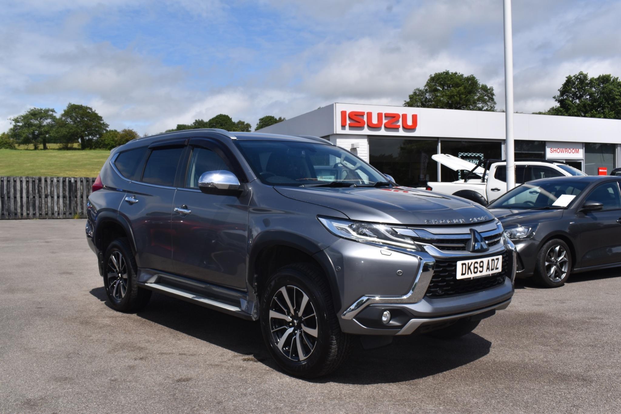 Main listing image - Mitsubishi Shogun Sport