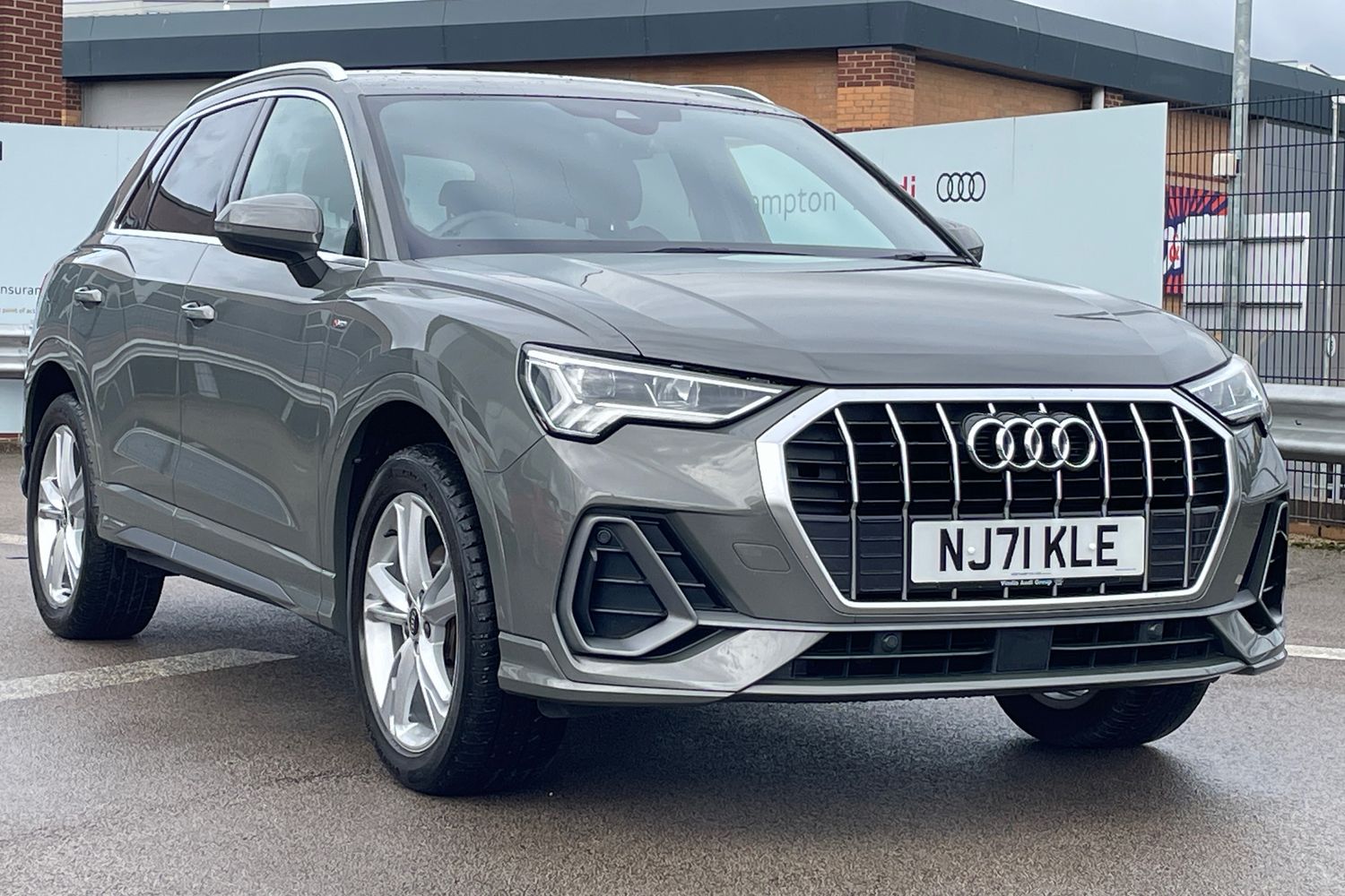 Main listing image - Audi Q3